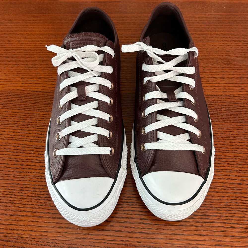Converse All Star leather -barely worn
